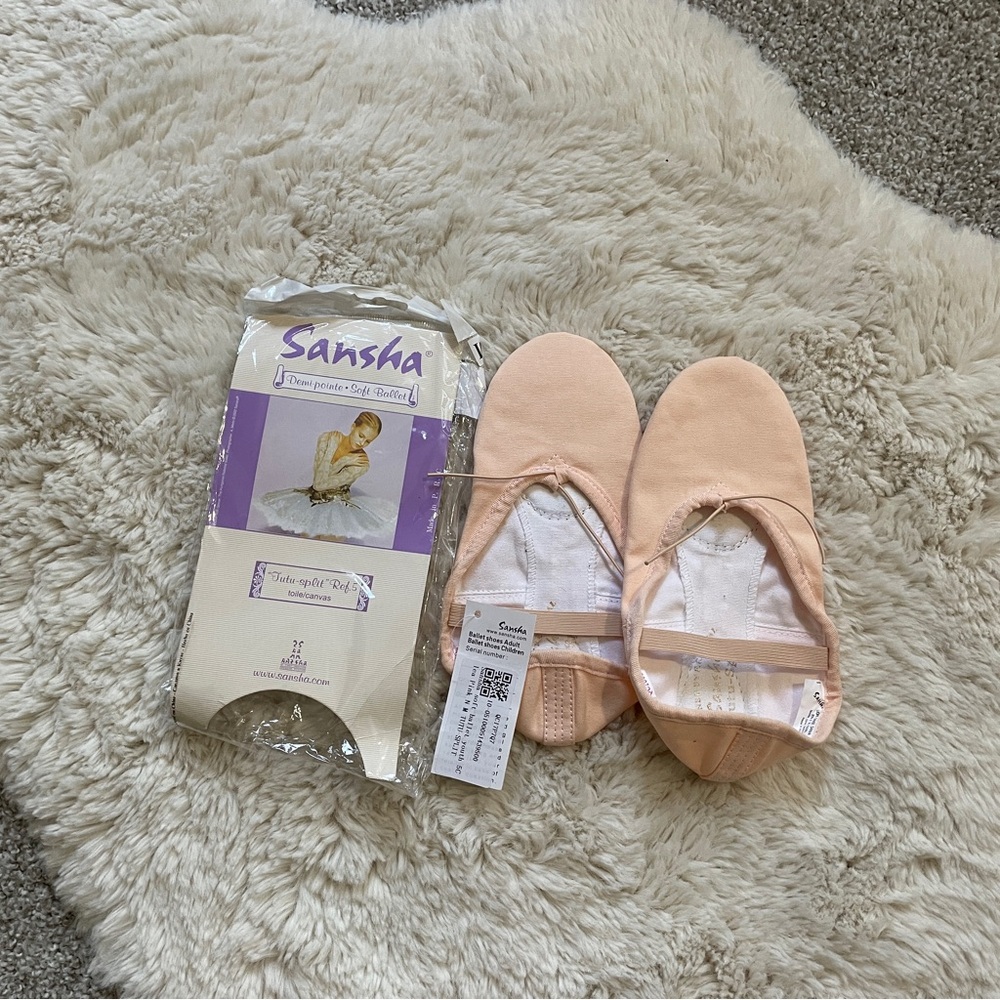 🩰NWT. Sansha Ballet Canvas Split Slipper Shoes